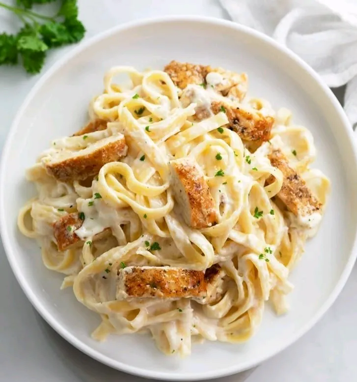 fettuccine chicken Alfredo